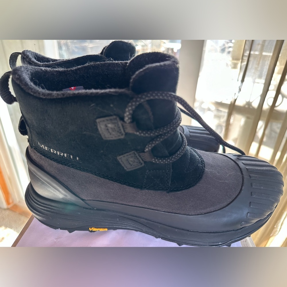 Merrill Siren 4 Thermo Demi Waterproof Size 8 boot. EUC